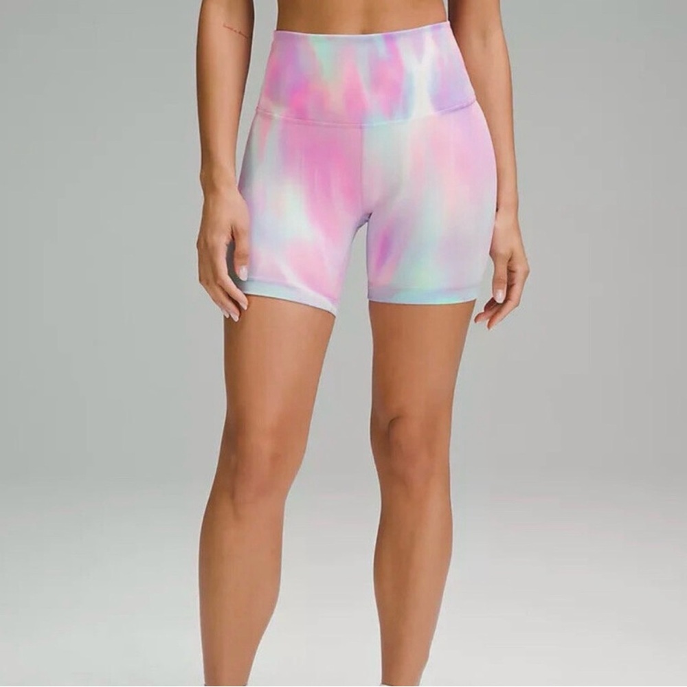 Wunder Train High-Rise Short 6" psychedelic
Wash